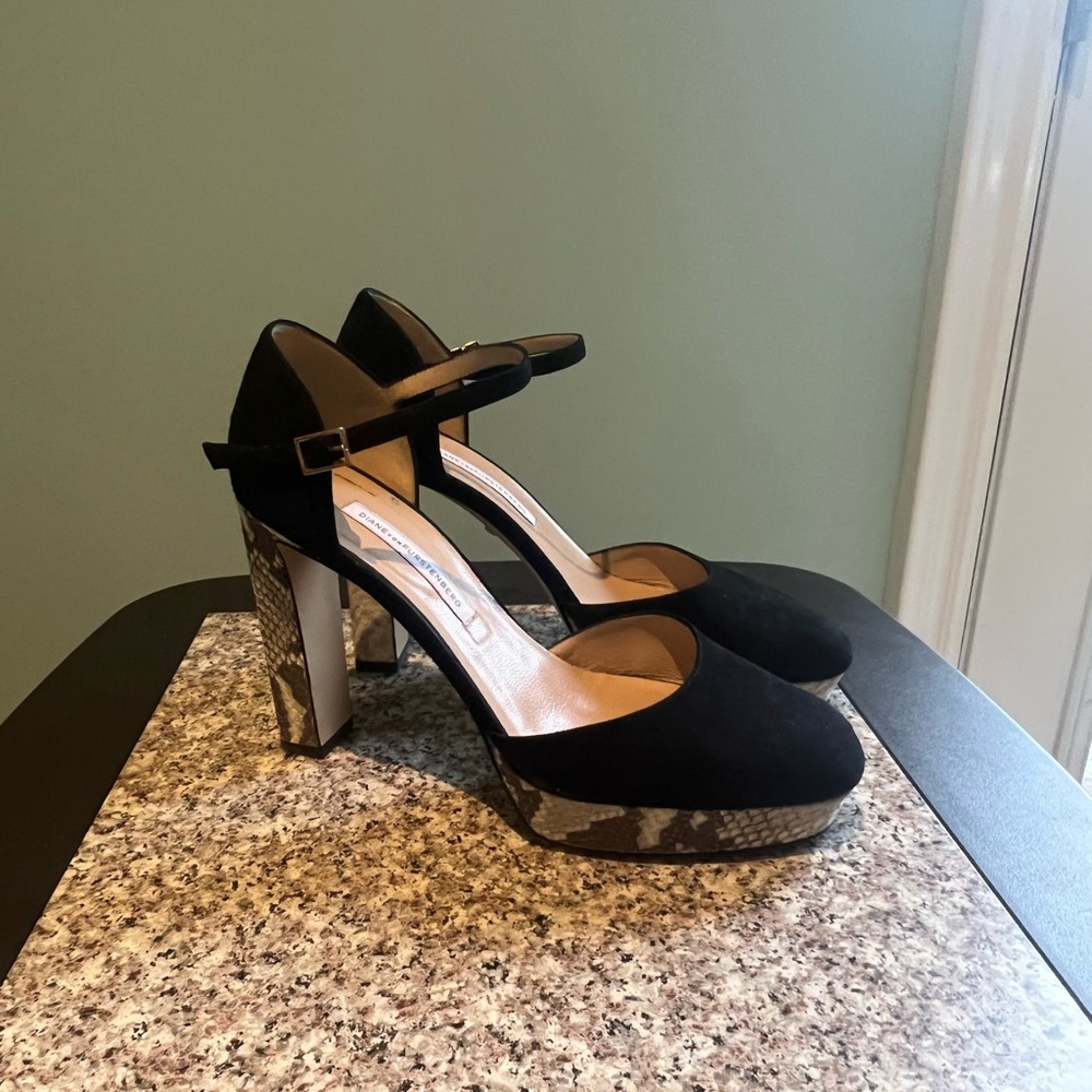 Diane Von Furstenberg Snake Platform Mary Jane Heels
